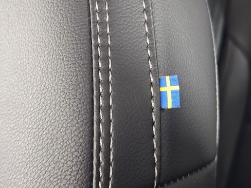 Certified 2024 Volvo XC40 B5 Core image 24