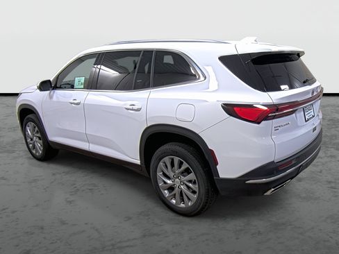 Used 2025 Buick Enclave Preferred AWD/4WD image 2