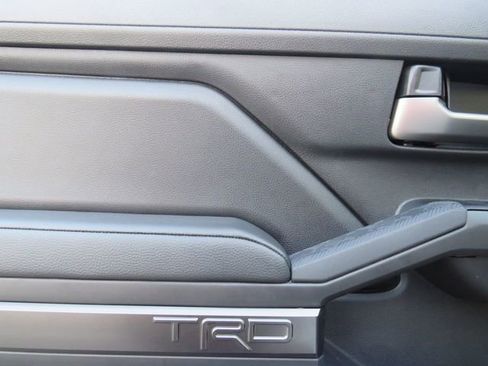 Certified 2025 Toyota Tacoma TRD Off-Road image 40