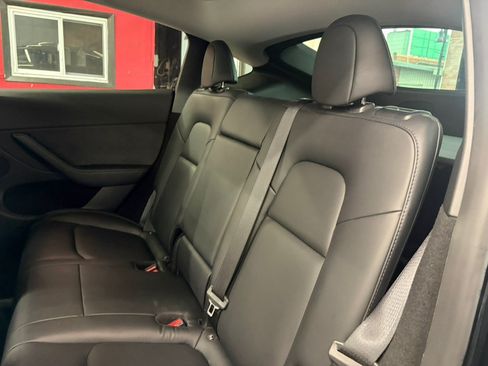 Used 2023 Tesla Model Y Long Range AWD/4WD image 13