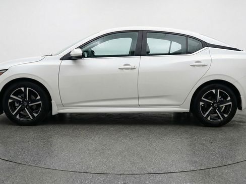 Used 2025 Nissan Sentra SV FWD image 5