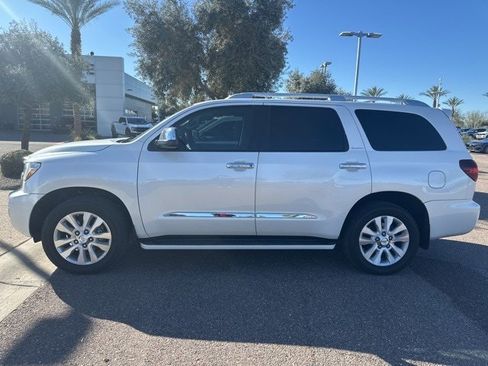 Used 2018 Toyota Sequoia Platinum image 2