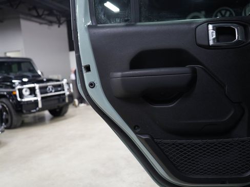 Used 2024 Jeep Wrangler Unlimited AWD/4WD image 13