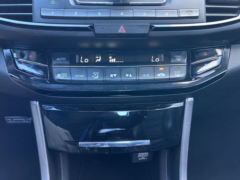 Used 2017 Honda Accord Sport image 39