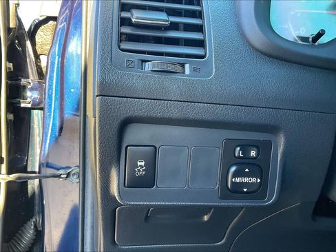 Used 2011 Toyota Corolla S image 32