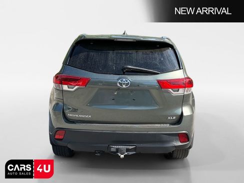 Used 2017 Toyota Highlander XLE FWD image 6