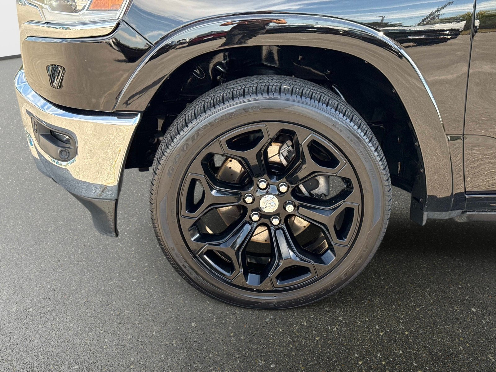 Used 2019 RAM 1500 Limited AWD/4WD image 11