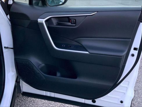 Used 2025 Toyota RAV4 LE image 21