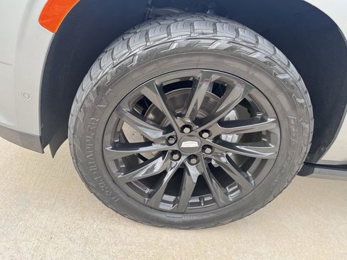 Used 2024 Cadillac Escalade Sport Platinum w/ LPO, ONYX Package image 9