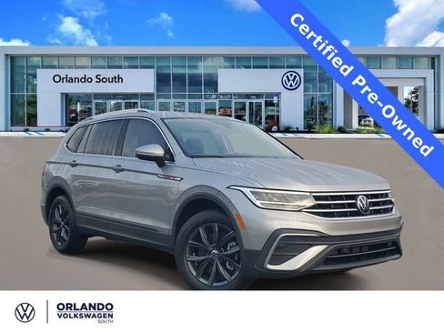 Certified 2023 Volkswagen Tiguan SE image 1