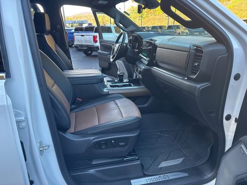 Used 2023 Chevrolet Silverado 1500 High Country w/ High Country Premium Package image 17