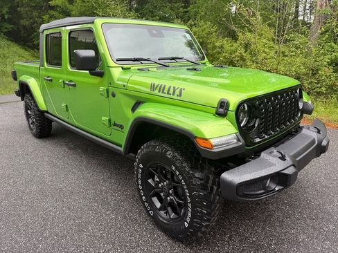New 2025 Jeep Gladiator Sport image 5