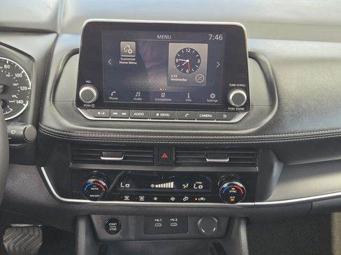 Used 2025 Nissan Rogue SV image 23