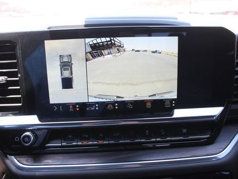 Used 2025 GMC Sierra 1500 SLT AWD/4WD image 30