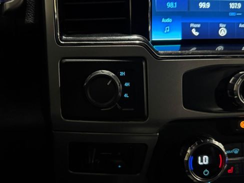 Used 2022 Ford F450 Lariat w/ Lariat Value Package AWD/4WD image 9