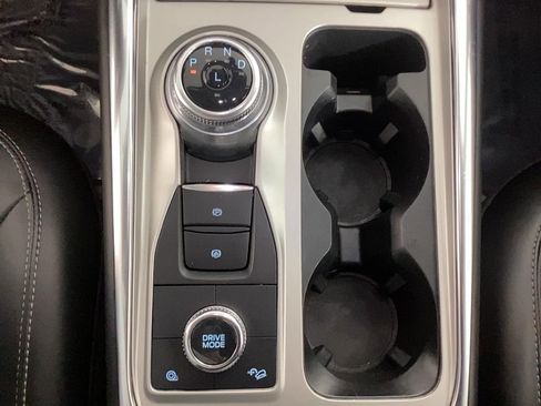 Used 2022 Ford Explorer XLT w/ Equipment Group 202A image 31
