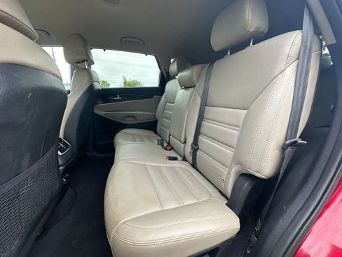 Used 2017 Kia Sorento EX w/ EX V6 Premium Package AWD/4WD image 6