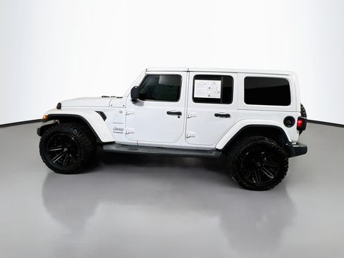 Used 2018 Jeep Wrangler Unlimited Sahara AWD/4WD image 9