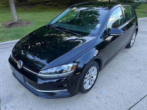Used 2020 Volkswagen Golf 4-Door image 3