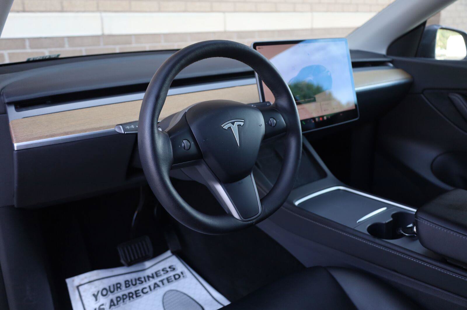 Used 2022 Tesla Model Y Long Range AWD/4WD image 16