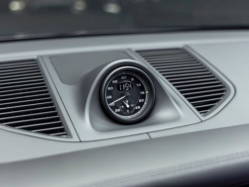 Certified 2026 Porsche Macan AWD/4WD image 34