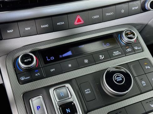 Used 2025 Hyundai Palisade SEL FWD image 17