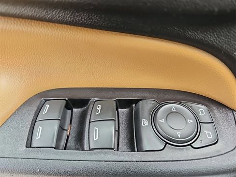 Used 2019 Chevrolet Equinox Premier image 28