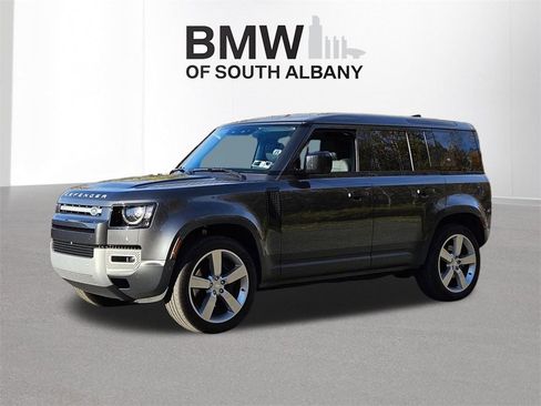 Used 2024 Land Rover Defender 110 SE image 6