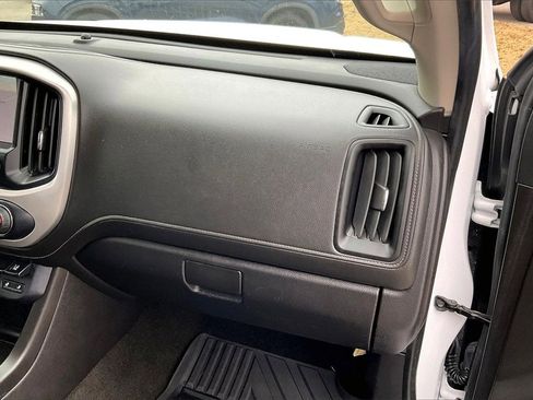 Used 2015 GMC Canyon SLT image 16