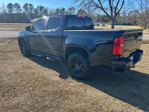 Used 2020 Chevrolet Colorado Z71 w/ Z71 Midnight Edition image 11
