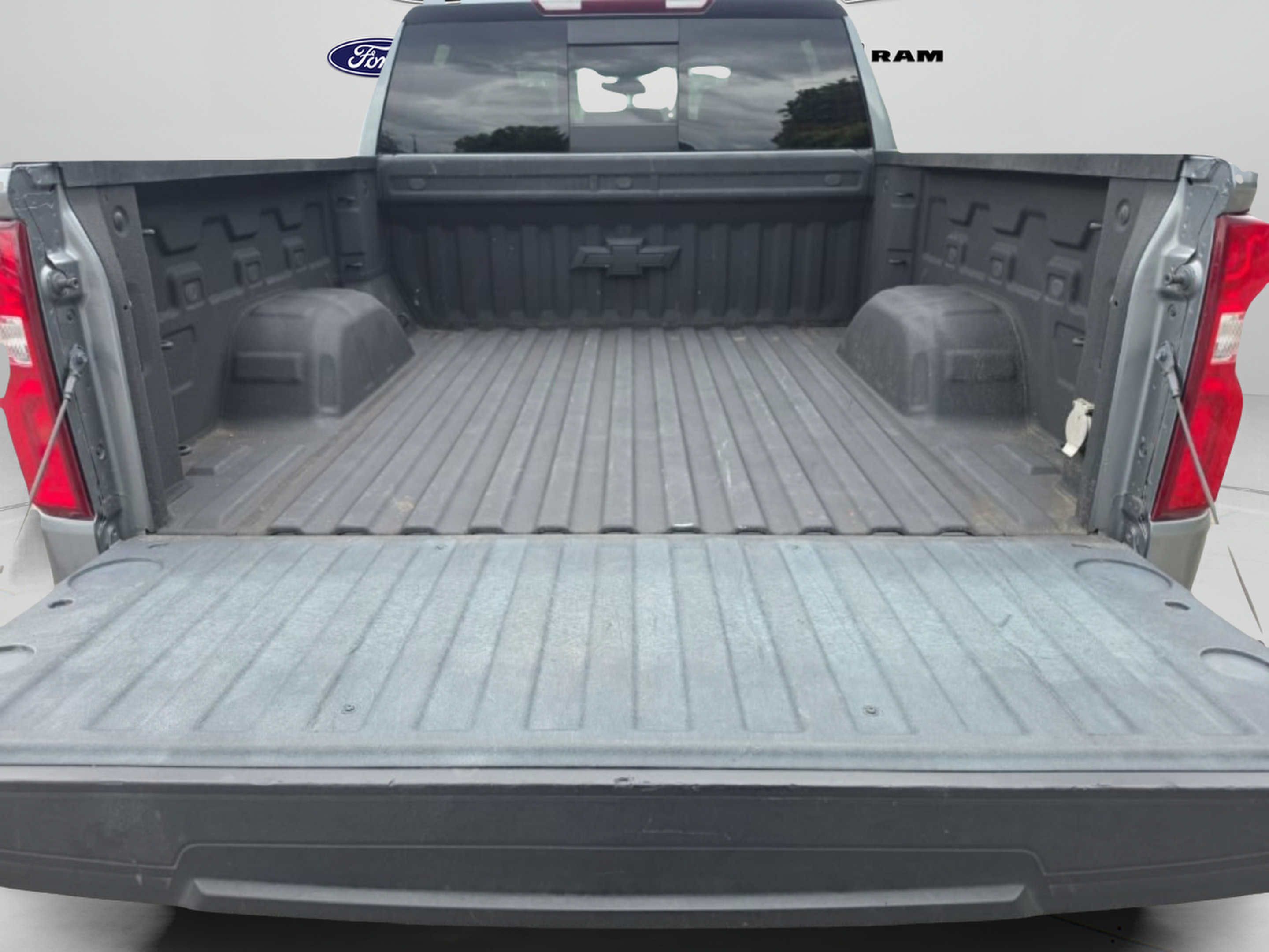 Used 2021 Chevrolet Silverado 1500 LTZ AWD/4WD image 10