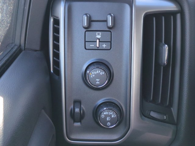 Used 2018 Chevrolet Silverado 1500 LT w/ All Star Edition AWD/4WD image 21