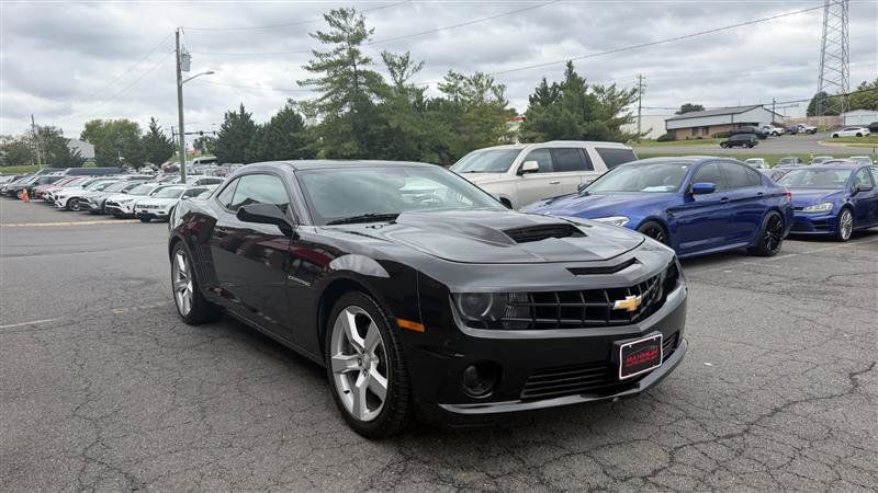 Used 2010 Chevrolet Camaro SS w/ RS Package RWD image 3