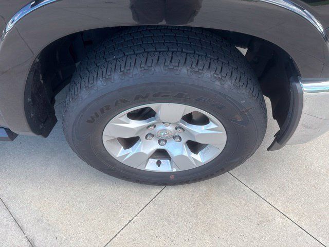 Used 2025 RAM 1500 Big Horn AWD/4WD image 9