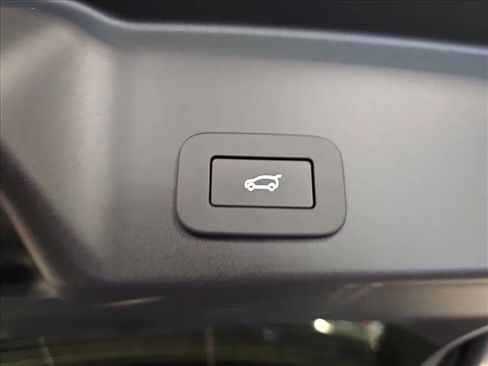 Certified 2026 Land Rover Range Rover Evoque S image 12