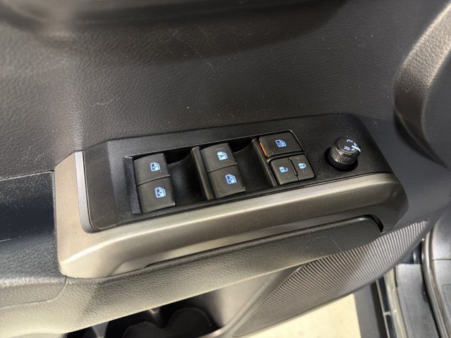Used 2022 Toyota Tacoma SR5 AWD/4WD image 18