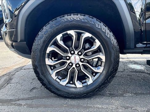 Used 2025 GMC Canyon Denali AWD/4WD image 7