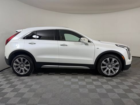 Used 2022 Cadillac XT4 Premium Luxury FWD image 8