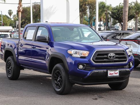 Used 2023 Toyota Tacoma SR5 w/ SX Package image 3
