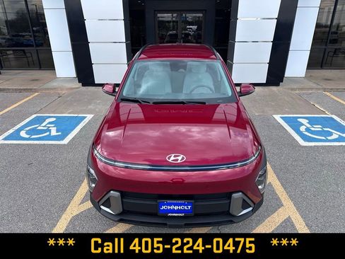 Used 2025 Hyundai Kona SEL image 13