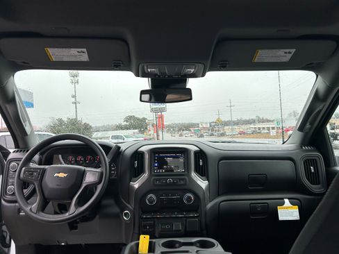 Used 2026 Chevrolet Silverado 2500 Custom w/ Custom Value Package image 31