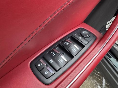 Used 2017 Maserati Levante image 15