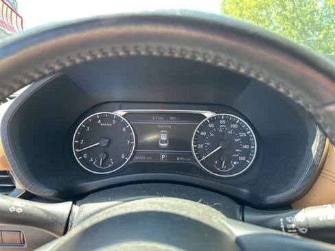 Used 2022 Nissan Sentra SV w/ SV Premium Package FWD image 14