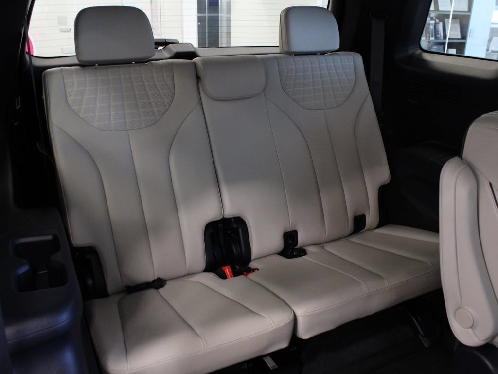 Used 2023 Hyundai Palisade Calligraphy w/ Winter Package FWD image 43