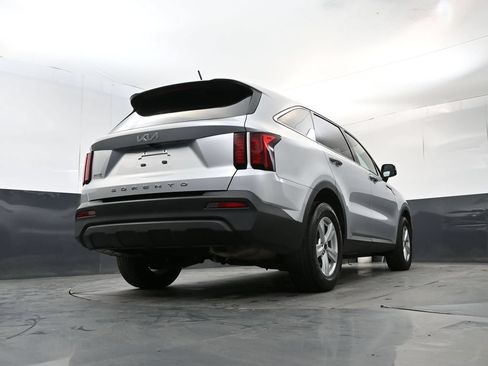 Certified 2022 Kia Sorento LX FWD image 23