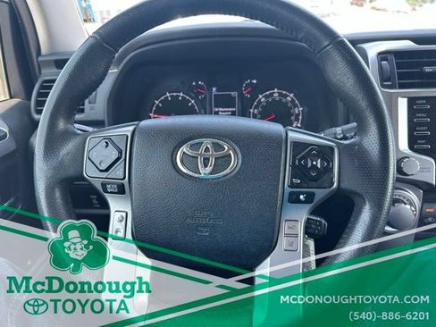 Used 2020 Toyota 4Runner SR5 AWD/4WD image 11