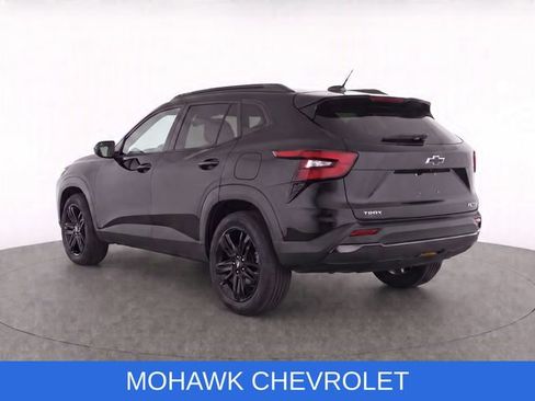 Used 2025 Chevrolet Trax ACTIV w/ Driver Confidence Package FWD image 4