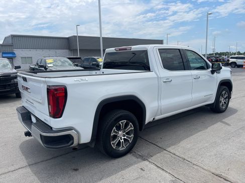 Used 2025 GMC Sierra 1500 SLT AWD/4WD image 3