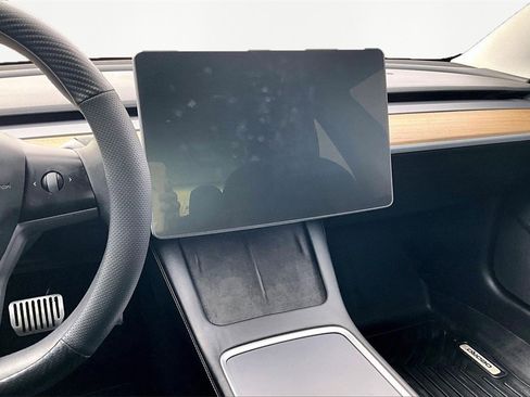 Used 2021 Tesla Model 3 Standard Range Plus image 3