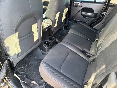 Used 2022 Jeep Gladiator Sport image 19